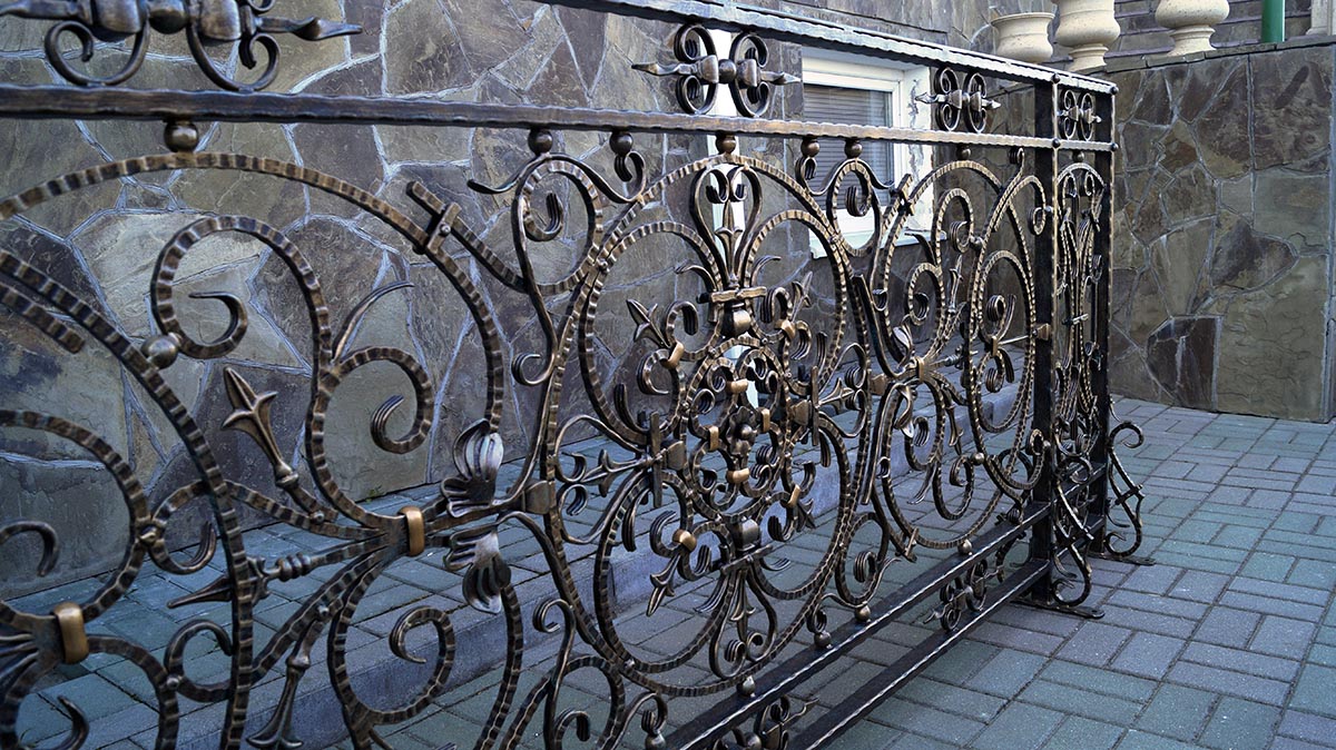 kovanaya-reshetka-ograzdenie-1.jpg