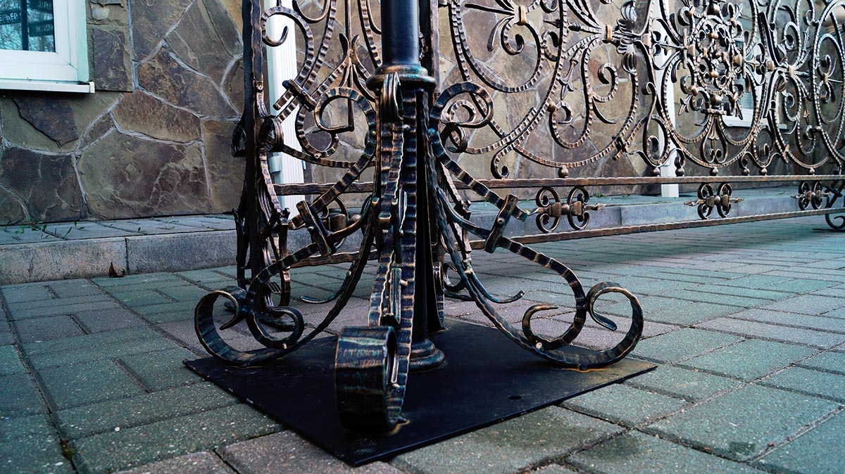 kovanaya-reshetka-ograzdenie-2.jpg
